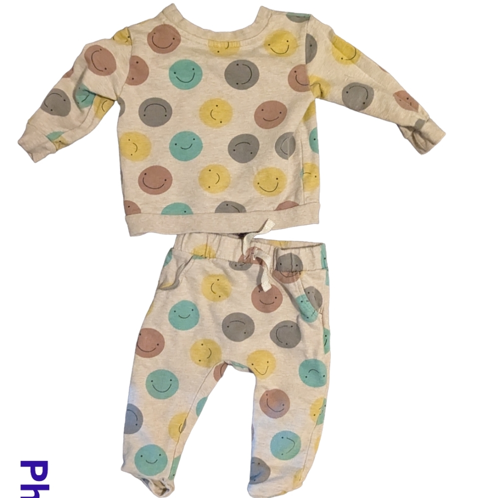 Smiley face print two piece sweatshirt and joggers
